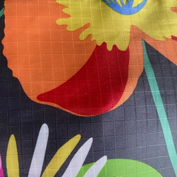 New Vera Bradley Tote Bag. Great Holiday Gift 🎁 - Picture 3 of 4